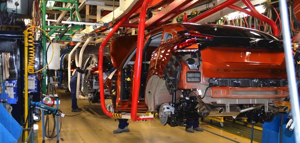 La producción y exportación de coches se hunde un 10% más por la falta de  componentes | El Diario Vasco