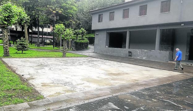 Elgoibar destina 37.292 euros a renovar y reubicar el parque infantil de Altzola