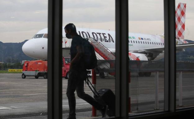 El aeropuerto de Hondarribia retoma este viernes las conexiones con las islas Baleares