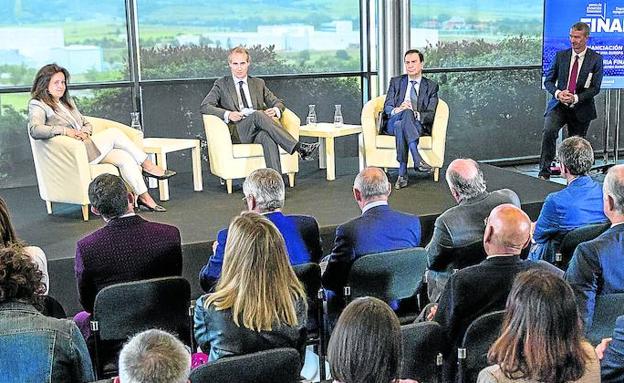 Foro Finanza: «No nos durmamos, hay que tirar fuerte para que Euskadi siga en las primeras posiciones»