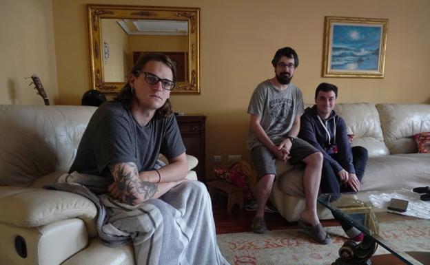 «Con estos precios es impensable comprar una casa y también alquilarla en solitario»