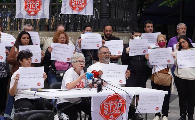 Stop Desahucios se manifiesta en Errenteria en contra del 'ultimátum 'de Jaureguizar