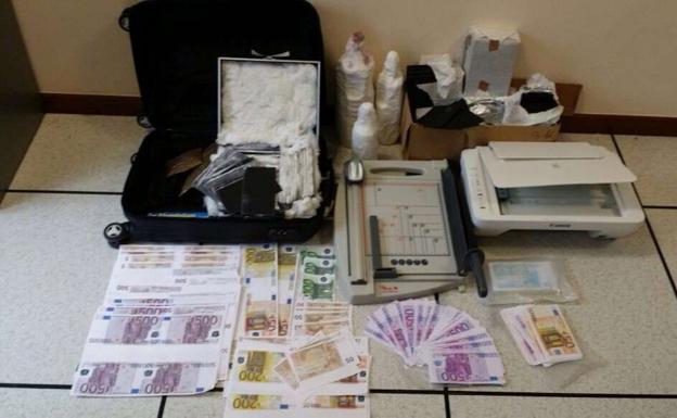 Piden 50 años de cárcel por estafar 200.000 euros con el timo 'wash wash' en Gipuzkoa