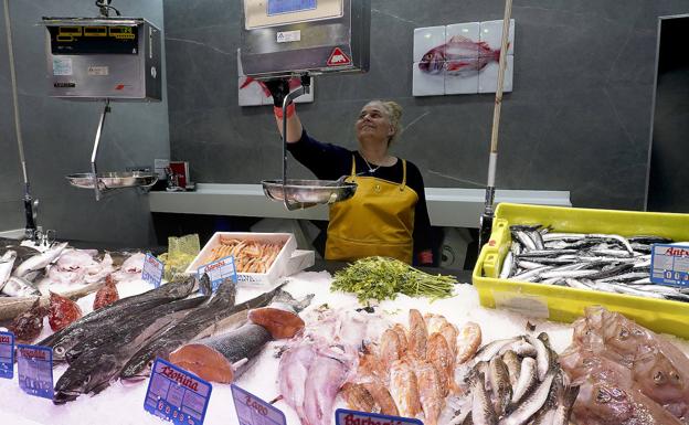El precio del pescado se dispara en las lonjas de Euskadi por la crisis energética
