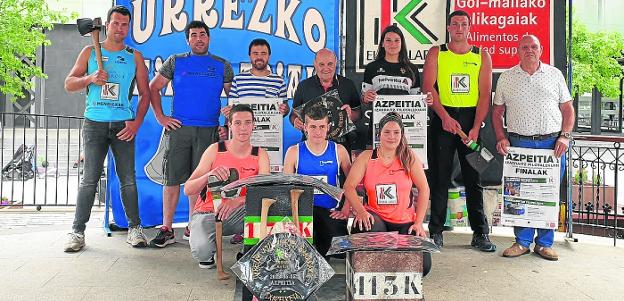 Urrezko banakako aizkolarien eta harrijasotzaileen finalak, bihar, Izarraitz frontoian