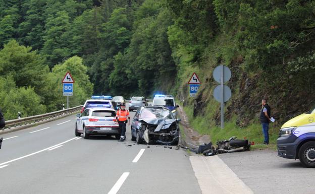Un motorista de Zumaia fallece en un accidente en Azpeitia