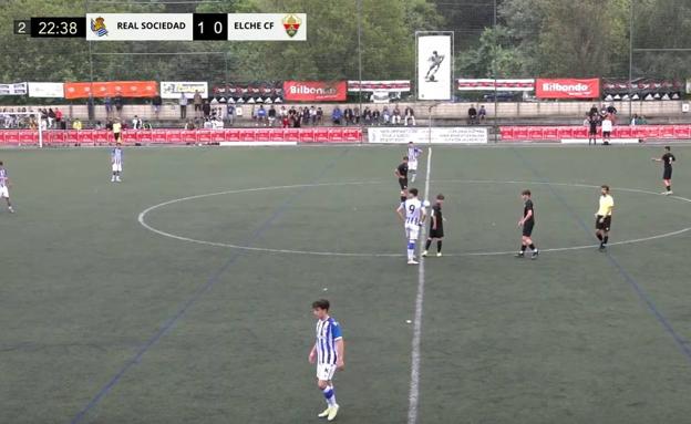 El deportivo gesto de la Real Sociedad cadete tras marcar un gol con un rival lesionado