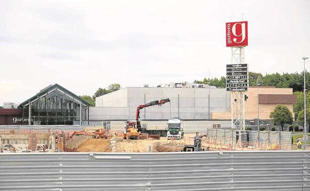 Garbera invierte 5 millones en aparcamientos y paisajismo