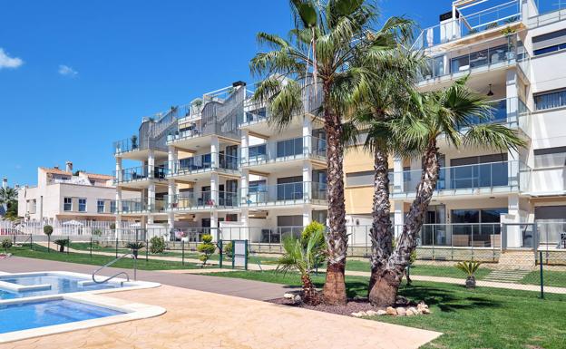 ¿Puede el dueño de un garaje usar una piscina comunitaria? El Supremo lo aclara