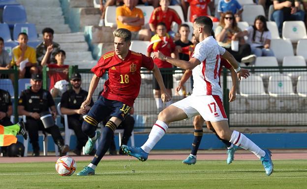 Dobletes de Robert Navarro y Julen Lobete con la Sub-21