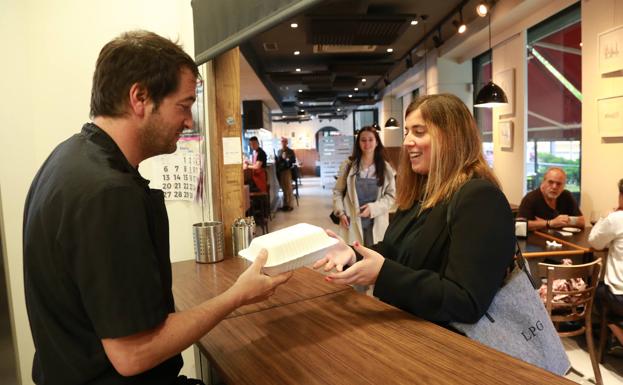 La comida que sobra, en un 'tupper' para llevar