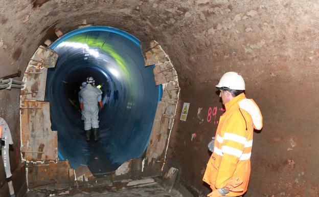 Un paseo por las tripas del nuevo colector de Gros