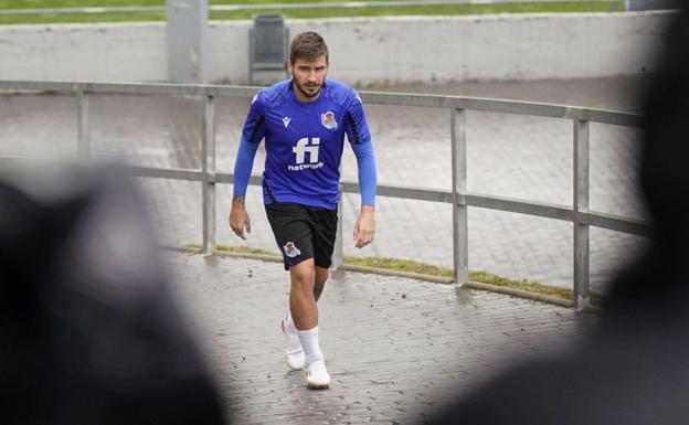 La Real Sociedad negocia para que el Getafe suba a 3,5 millones su oferta por Cristian Portu