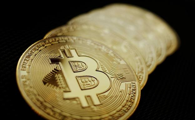 El Bitcoin cae a su nivel más bajo en año y medio