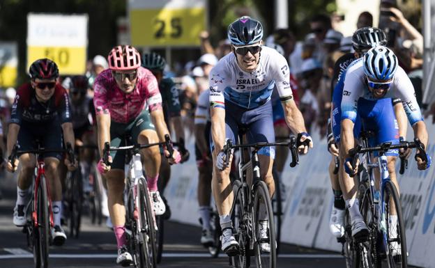 Aranburu se queda cerrado en el sprint de Suiza y Pogacar empieza fuerte en Eslovenia