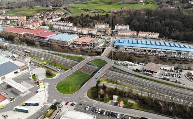 Una nueva rotonda elevada sobre la N-I agilizará el tráfico hacia Eskuzaitzeta y Zubieta