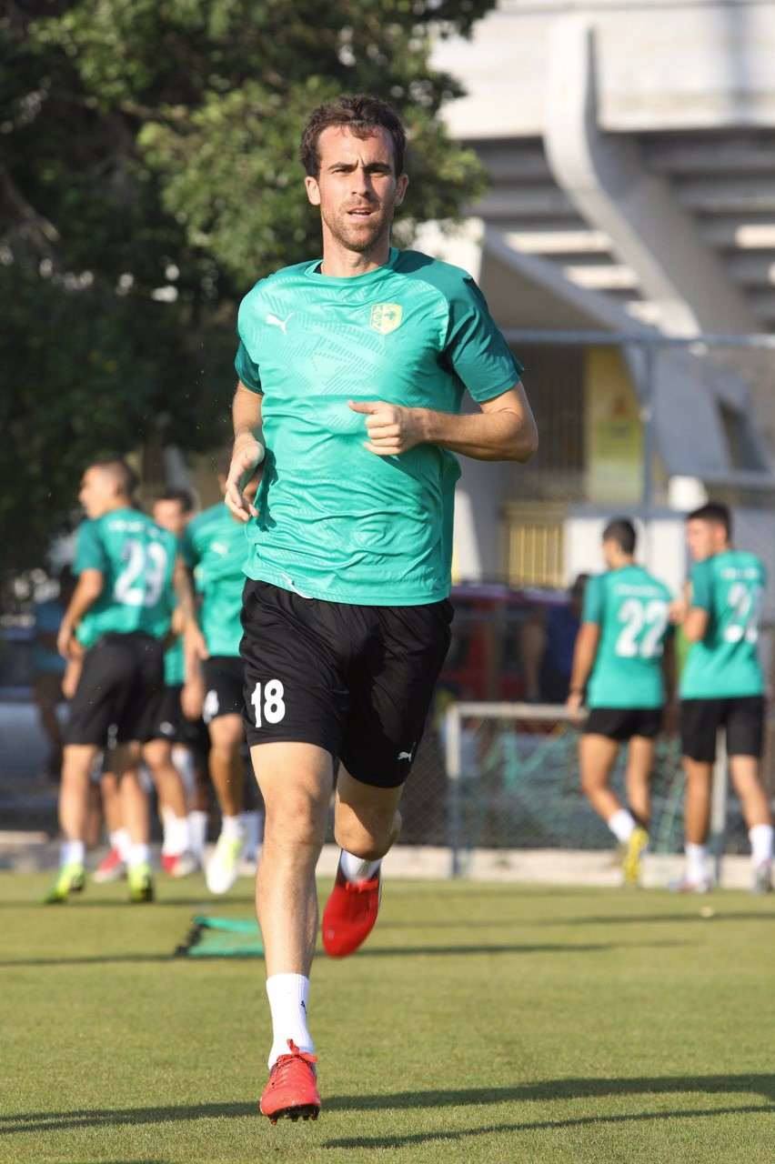 Mikel González sigue un año más en activo en el AEK Larnaca