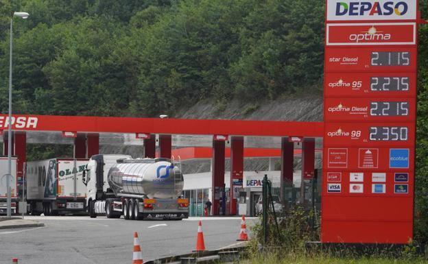 Los carburantes marcan nuevos máximos en vísperas de la operación salida