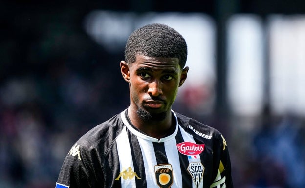 Mohamed-Ali Cho ya es txuri-urdin en redes sociales