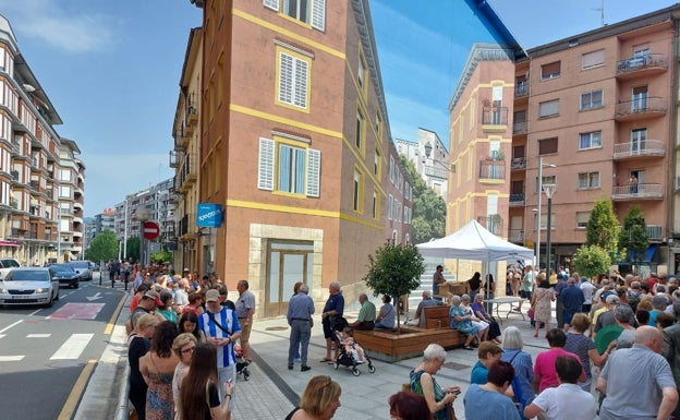 Se agotan en pocas horas las banderas de Irun