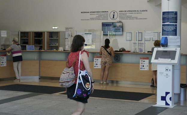 Euskadi pugna con otras comunidades para atraer médicos de familia y pediatras este verano