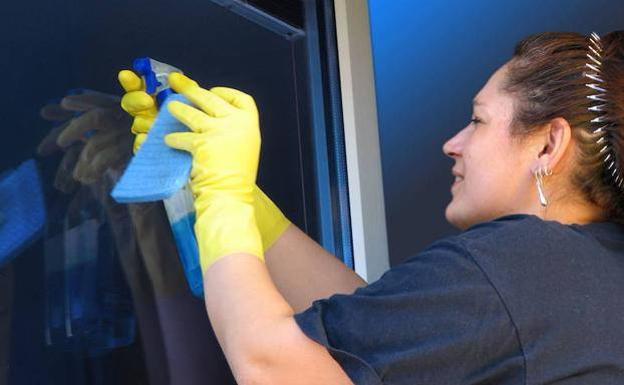 LAB demanda a Confebask por negarse a negociar el convenio de las empleadas de hogar