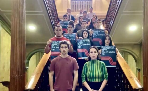 Erkoreka insta a los jóvenes de la izquierda abertzale a que resuelvan «pacíficamente» sus diferencias