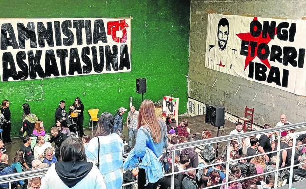 La Audiencia Nacional investiga el 'ongi etorri' al etarra Ibai Aginaga en Berango