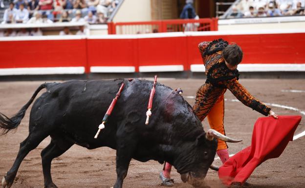 Andrés Roca Rey demuestra en Bilbao por qué es la figura emergente de la fiesta
