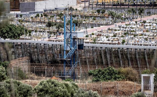 Argelia tacha de «ejecuciones sumarias» las muertes de inmigrantes junto a Melilla