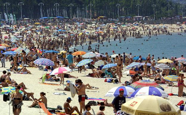 Vigo anuncia que multará con 750 euros a quien orine en el mar