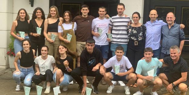 El ISB otorga los premios a los mejores jugadores de la temporada