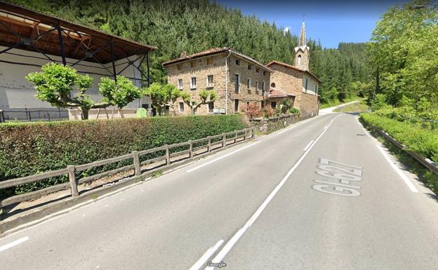 Los amigos del joven motorista fallecido en Bergara le rinden homenaje en un partido