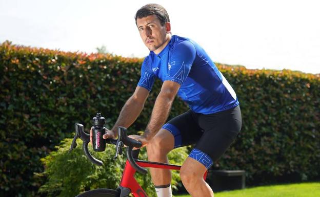 Mikel Oyarzabal se machaca con el rodillo para volver cuanto antes