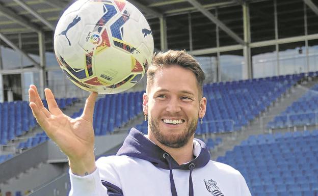 Álex Remiro, acento navarro en la portería hasta 2027