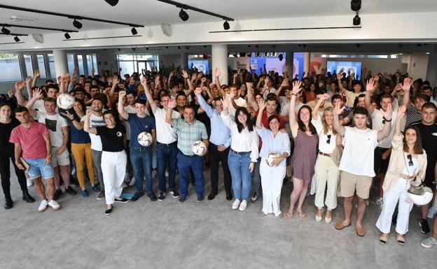 Los guías y voluntarios de la Donosti Cup, preparados