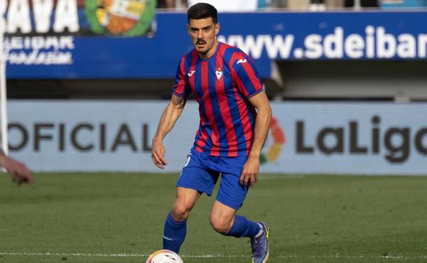 Sergio Álvarez seguirá en el Eibar dos temporadas más