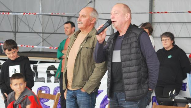 Jubilatuak izan ziren protagonista atzo Asteasun