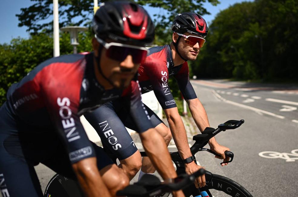 Buzos de tres mil y bicis de 40.000 para la crono