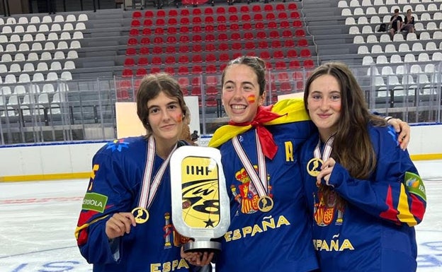 Tres jugadoras del Txuri, campeonas del mundo Sub-18
