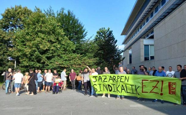 LAB y Cementos Rezola llegan a un acuerdo sobre los seis trabajadores juzgados por «uso abusivo» del derecho a huelga