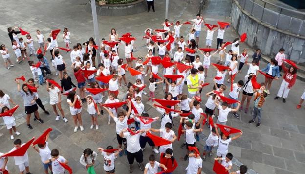 Zegamako udaleku irekiak eta udako haur txokoa aurrera doaz