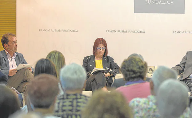 Lourdes Pérez presenta su libro en Ermua