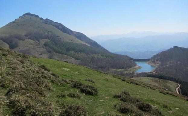 Ekaitza, tierra de brujas y mugalaris