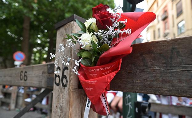 Homenaje al último fallecido en los encierros