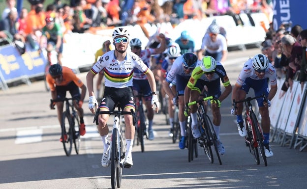 La Clásica de San Sebastián contará con el campeón del mundo e invita a seis equipos