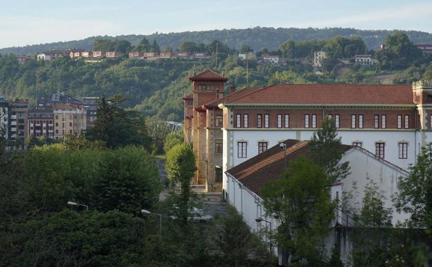 Bildu denuncia la «injerencia del lobby de ultraderecha» en Donostia y el PP pide buscar una fórmula intermedia