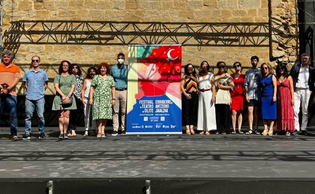 Emakumeen presentzia indartsuarekin abiatu da Erriberriko Antzerki Jaialdia