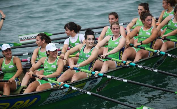 Hondarribia domina la crono y abre una pequeña brecha