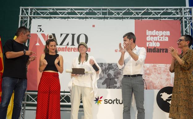 Arkaitz Rodriguez carga contra las derechas: «¡Iros al carajo, fascistas de mierda!»